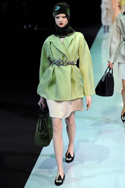Look 49
